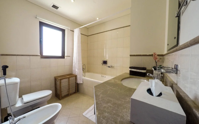 Dubai Creek Villas