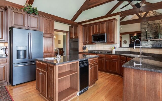 Vista View Lodge - 7 Br home