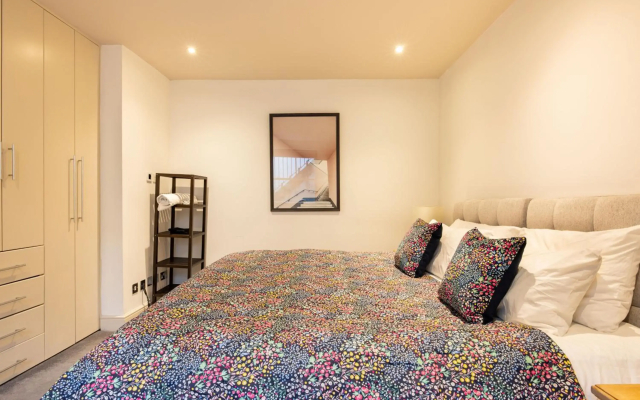 Niru 5-Star Hidden Secret on Earl's Court