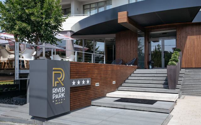 Hotel River Park