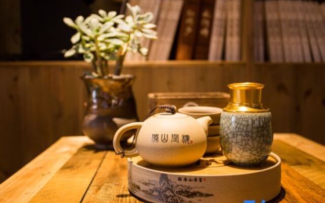 Wuhuatang Boutique Hostel