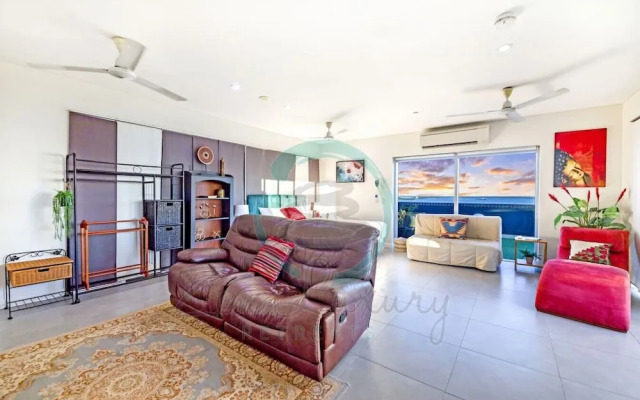 The Lava Lounge Panoramic Rooftop Holiday Retreat