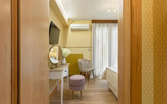 Vouliagmeni's Elegance by Acropolis Suites