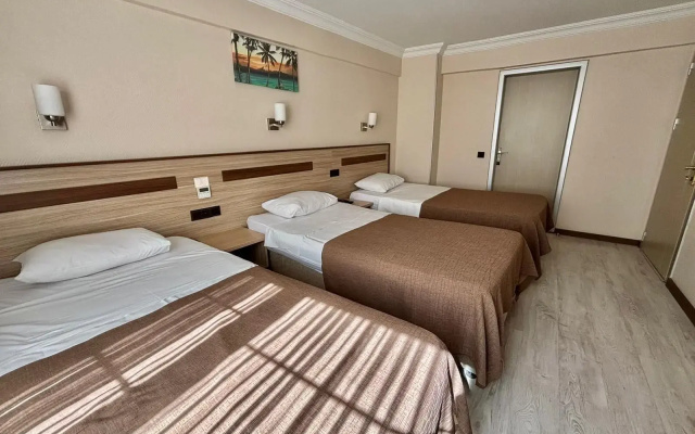Gold Hotel
