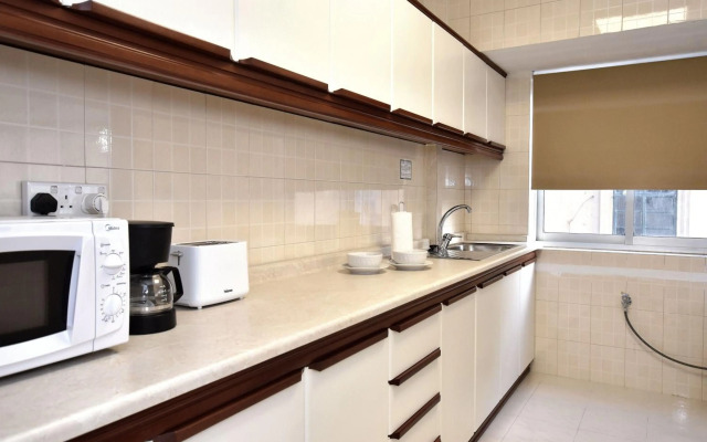 2 bedroom, central and spacious with sea view