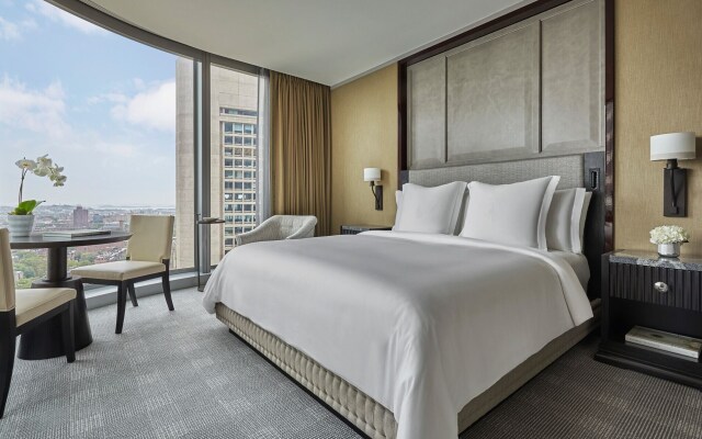 Four Seasons Hotel One Dalton Street, Boston