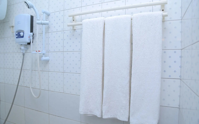 Adonai Guest House - Hostel