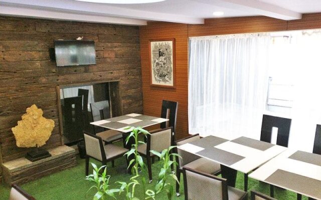 Hotel Illam