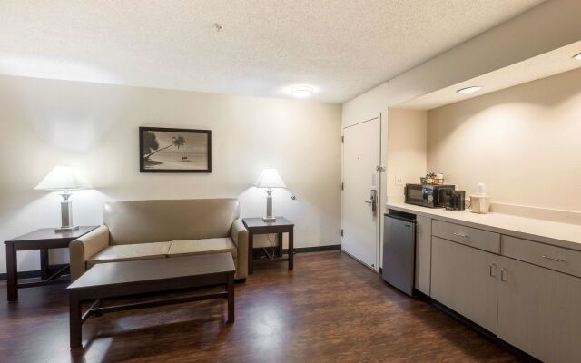 Red Roof Inn & Suites Savannah Airport