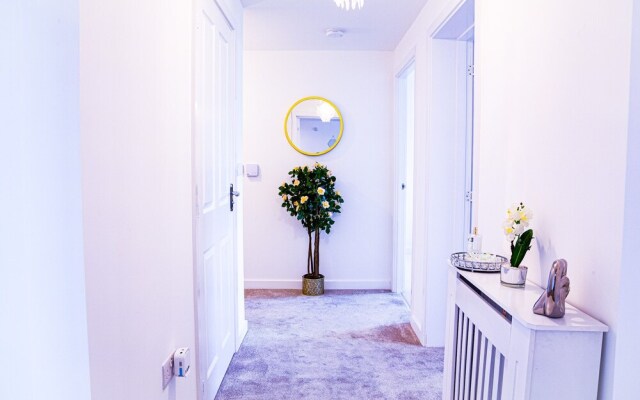 Luxury & Cosy new Build 2-bed Apartment in Chatham
