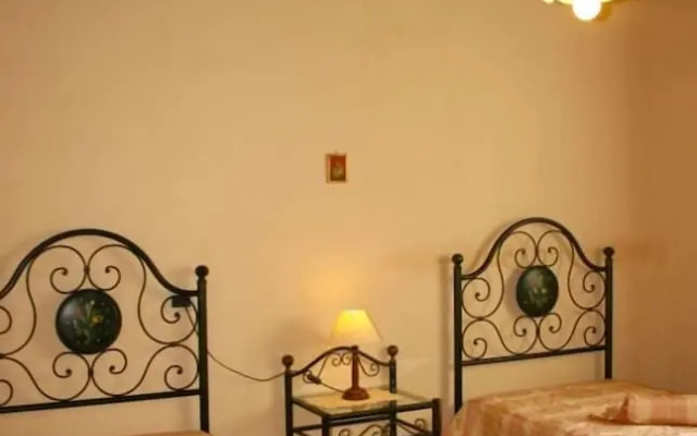 Private Villa with AC, private pool, WIFI, TV, terrace, pets allowed, parking, close to Arezzo