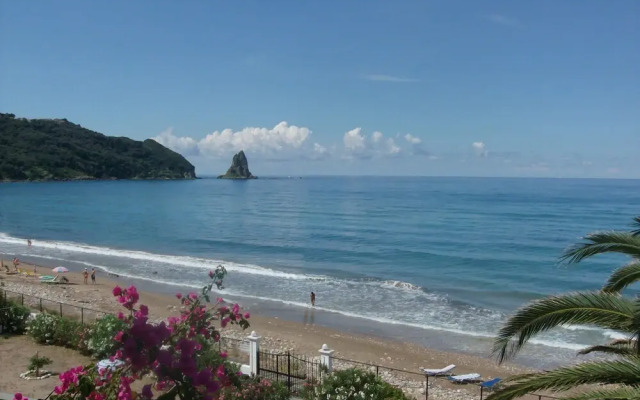 Beachfront Holiday House Eftichia