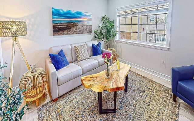 Beach Club Modern Condo C Bldg