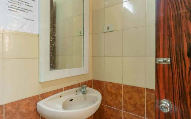 RedDoorz @ Dwipa Wisata Hotel