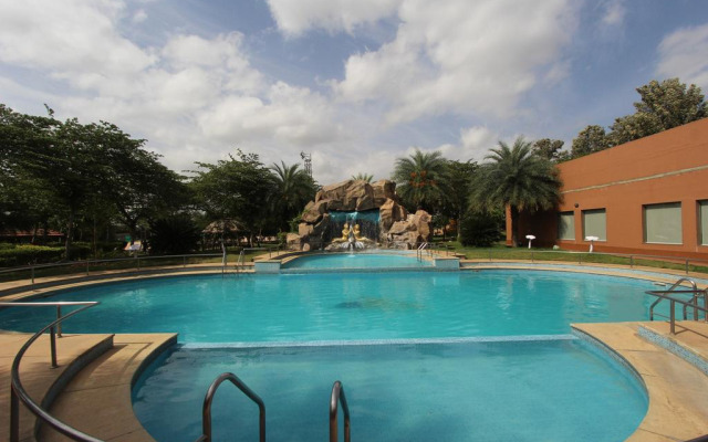 Golden Amoon Resort