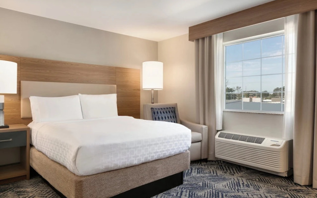 Candlewood Suites Burlington Conference Centre by IHG