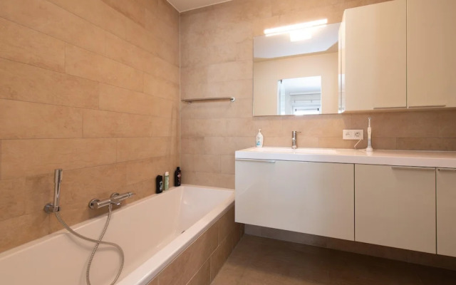 Central Flat With Sunny Terrace