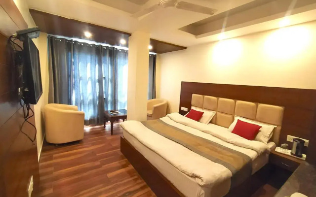 Hotel Samrat | On Mall Road with complimentary Parking