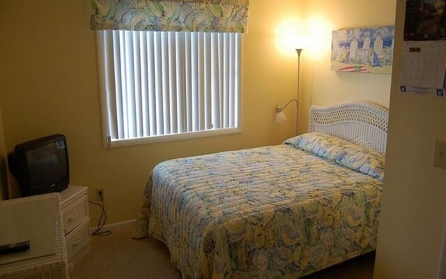 Pelican's Landing 402 - 3 Br Condo