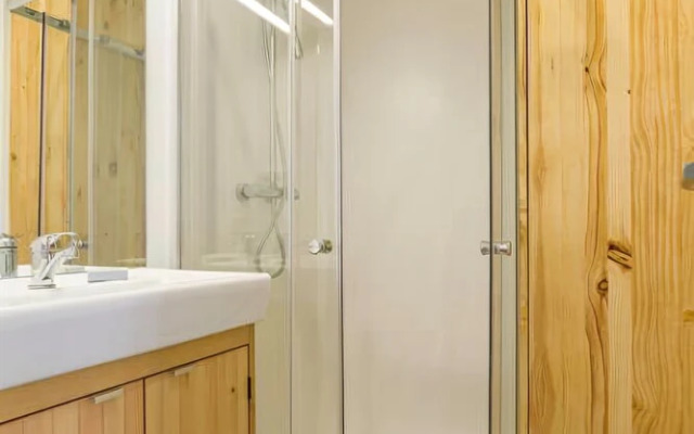 Soleado Piso de Diseño Cerca de Plaza Mayor