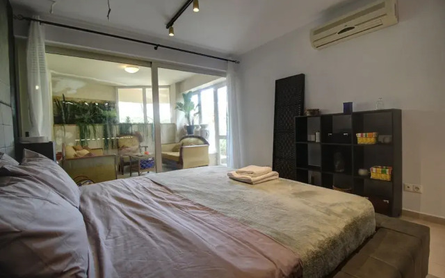 2 Bedroom Apartment on Beach Elias Lower