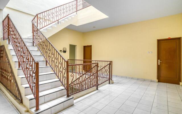 RedDoorz Plus near RSUD Dr. Pirngadi Medan 2