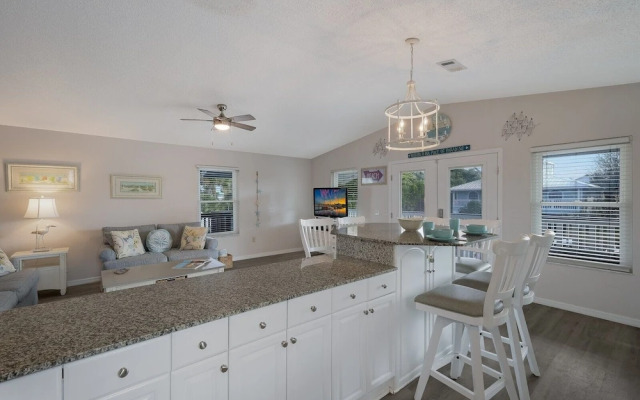 Canario  3 Bedroom Home by RedAwning