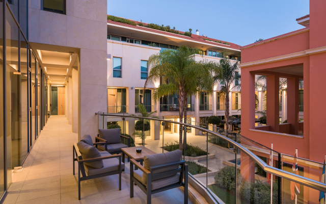 Trianon Luxury Apartments & Suites