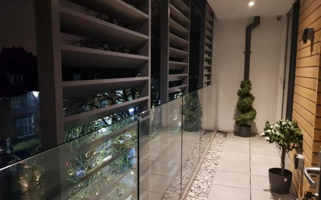Chiswick Park Apartments, Chiswick, West London