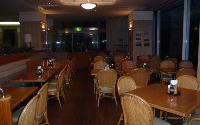 Hotel Crown Hills Okaya