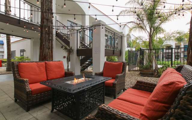 Oxford Suites Pismo Beach