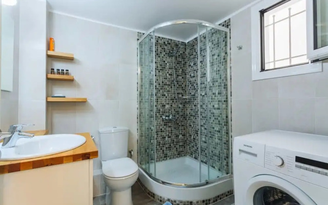 Upscale Modern Escape in the Historic Center