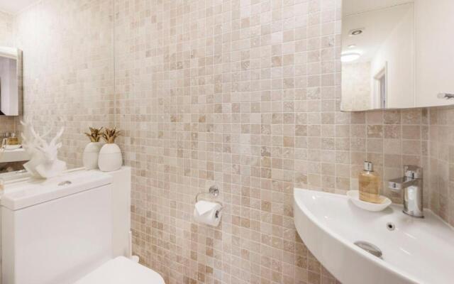 CHARMING APARTMENT By HYDE PARK