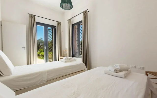 2081 Villa Crocilupo by Perle di Puglia