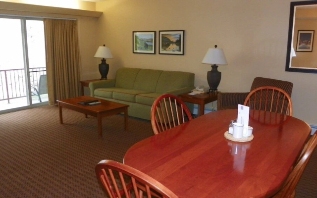Spend Your Vacation Near Loon Mountain in Lincoln NH at Pollard Brook Resort! - PB Feb 18th-25th, 1sta, Lincoln