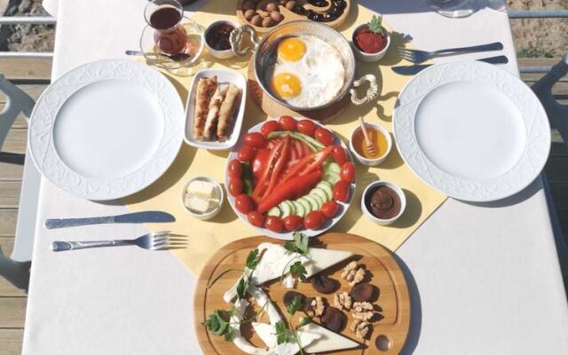 Assos Livza Butik & Apart Otel