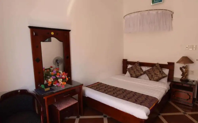 Red Sun Hotel