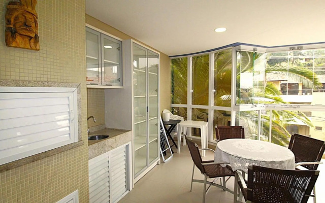 1067 - Apartamento para locação em Bombinhas com 03 suítes