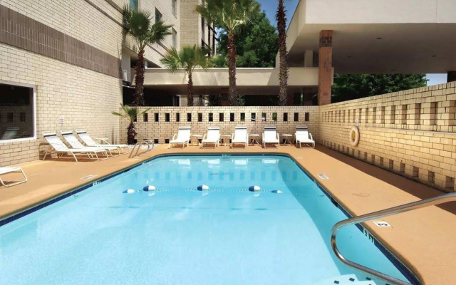 Embassy Suites by Hilton Brunswick