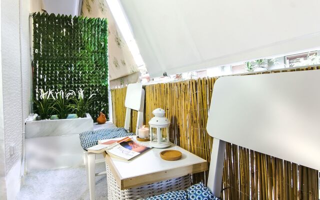 Charming 2 bdr apt next to Piraeus port