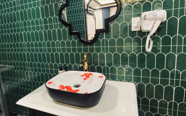 Love Luxury Hotel Vuon Lai