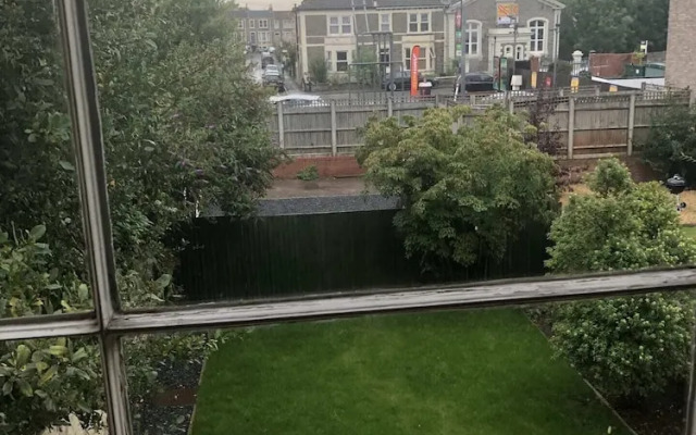 Higgihaus at Hampton Whole House 6 Bed