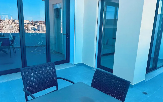 Spectacular Lagos Marina View apt on Promenade