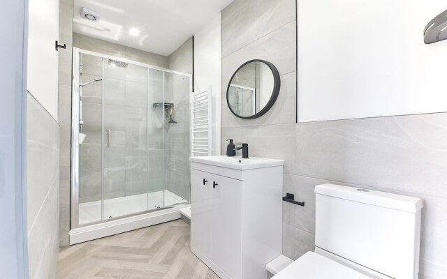 Host Stay Ralph House