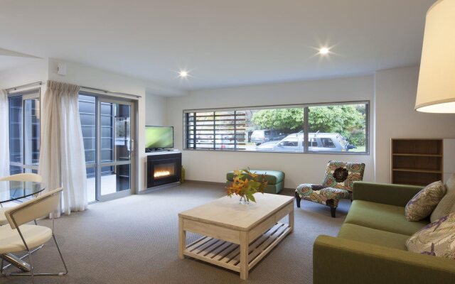 22 Hallenstein Apartments by Staysouth
