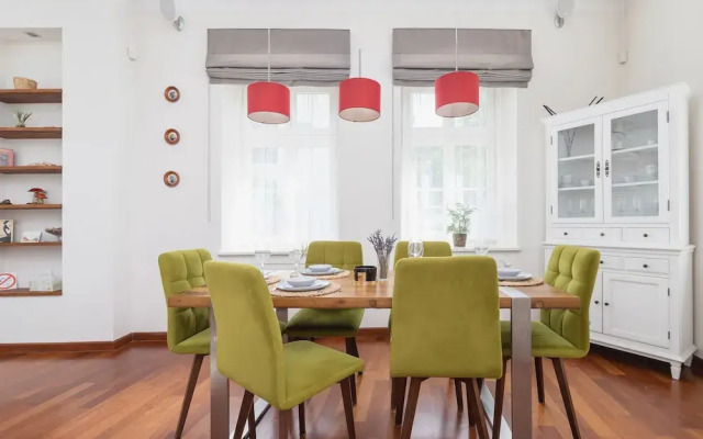 Krakow Two-storey Apartment by Renters