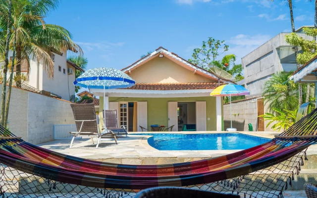 Linda casa no condomínio Morada da Praia