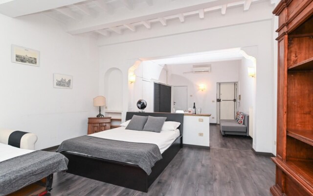 Gorgeous Trastevere Loft On The River