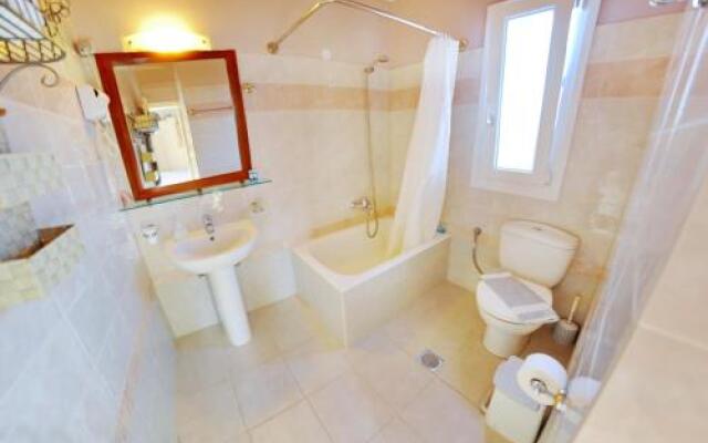 Alkyon Apartments & Villas Hotel