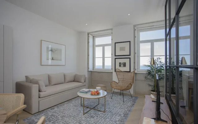 Liiiving-Luxury Beachfront Apartment III